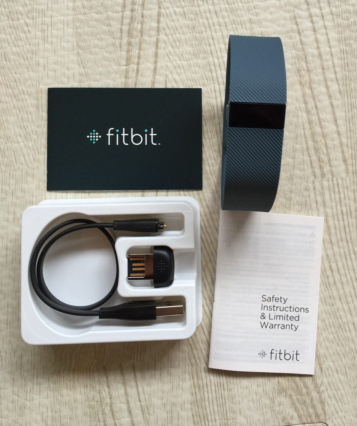 運動不足の起業家におすすめする、強制的運動マシーン”Fitbit Charge”で歩数を記録して運動のモチベーションを上げよう！
